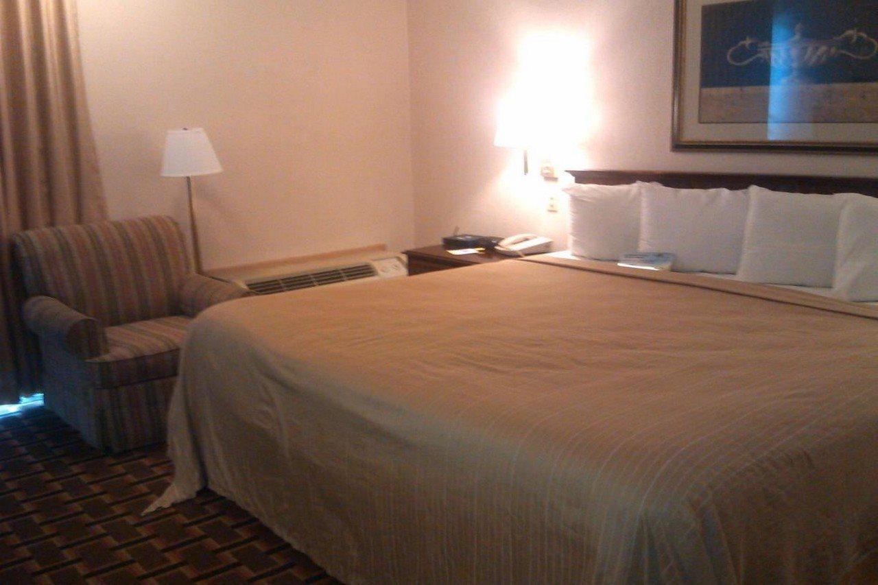 Days Inn By Wyndham Birmingham Al Hoover Bagian luar foto