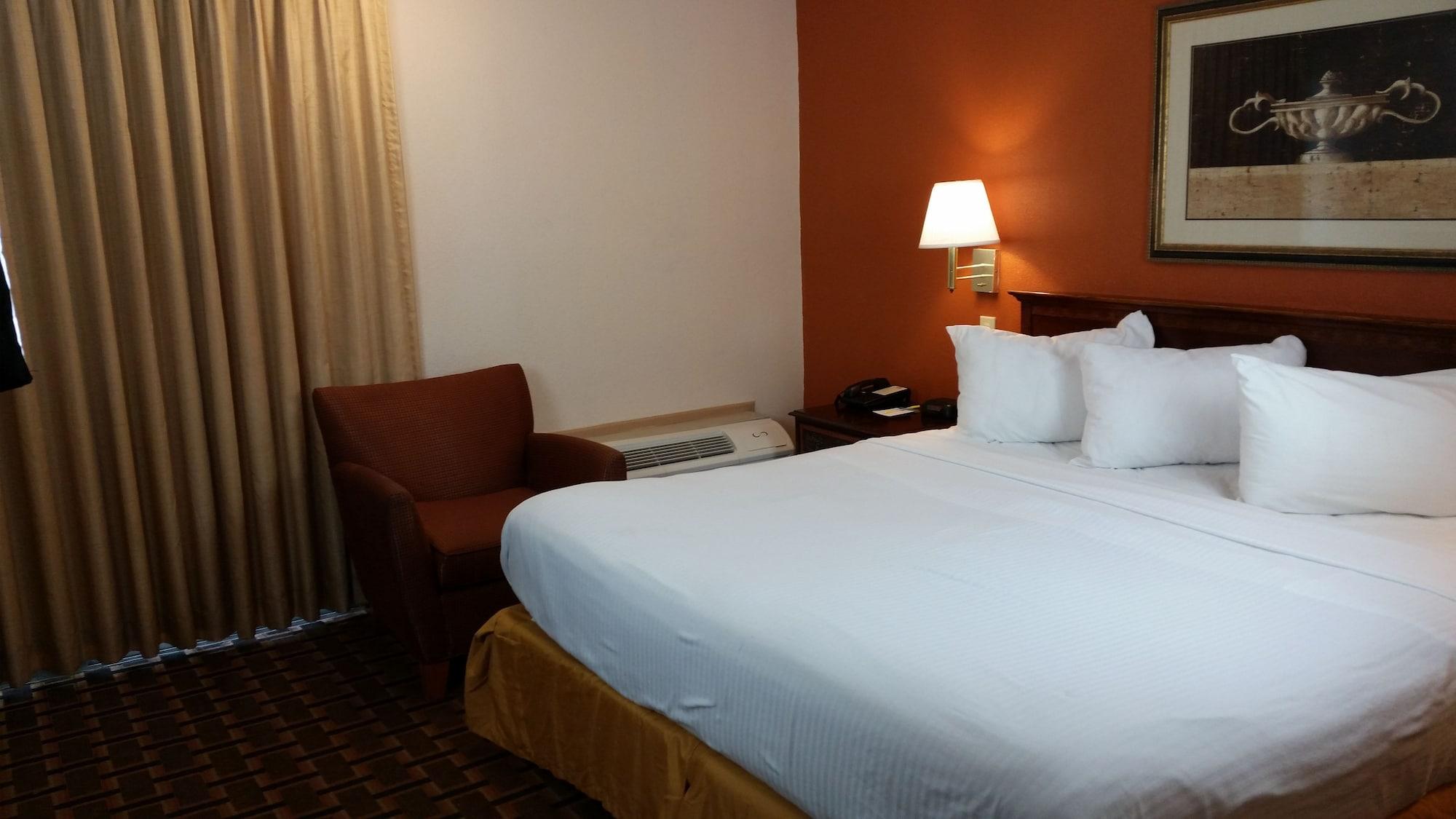 Days Inn By Wyndham Birmingham Al Hoover Bagian luar foto
