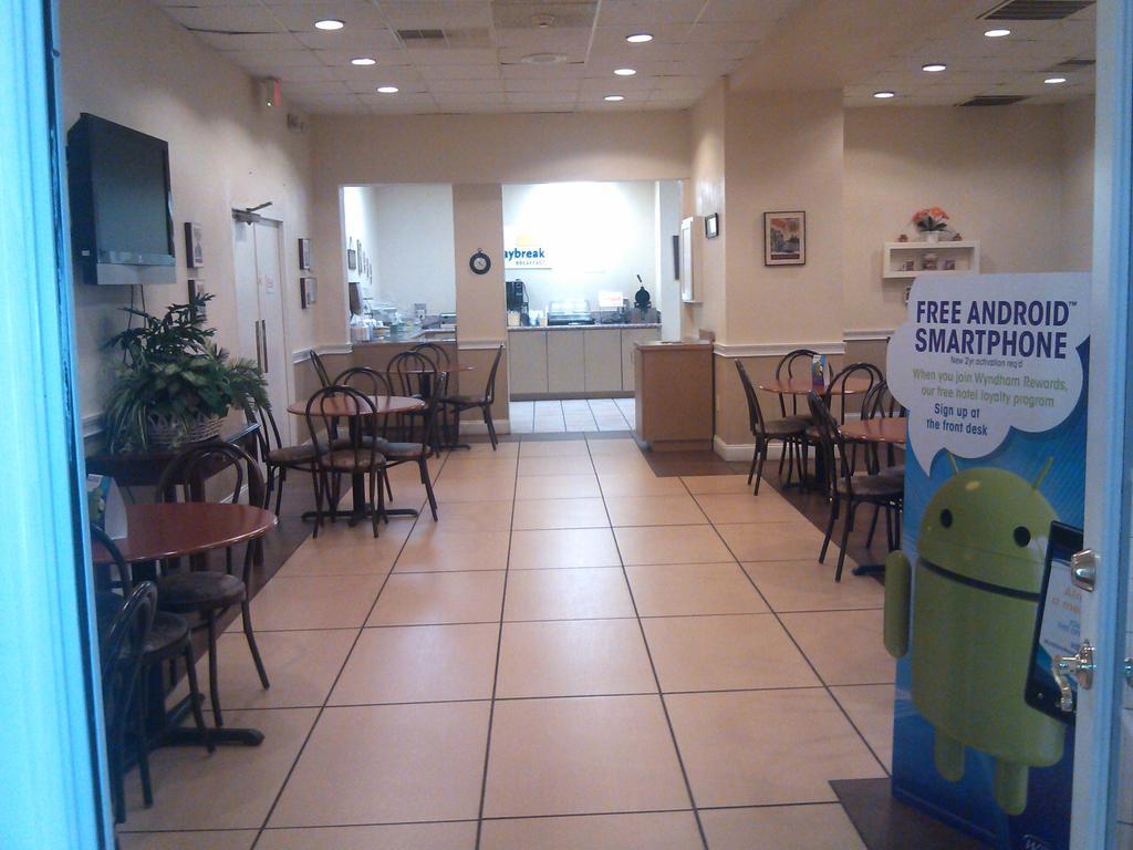 Days Inn By Wyndham Birmingham Al Hoover Bagian luar foto