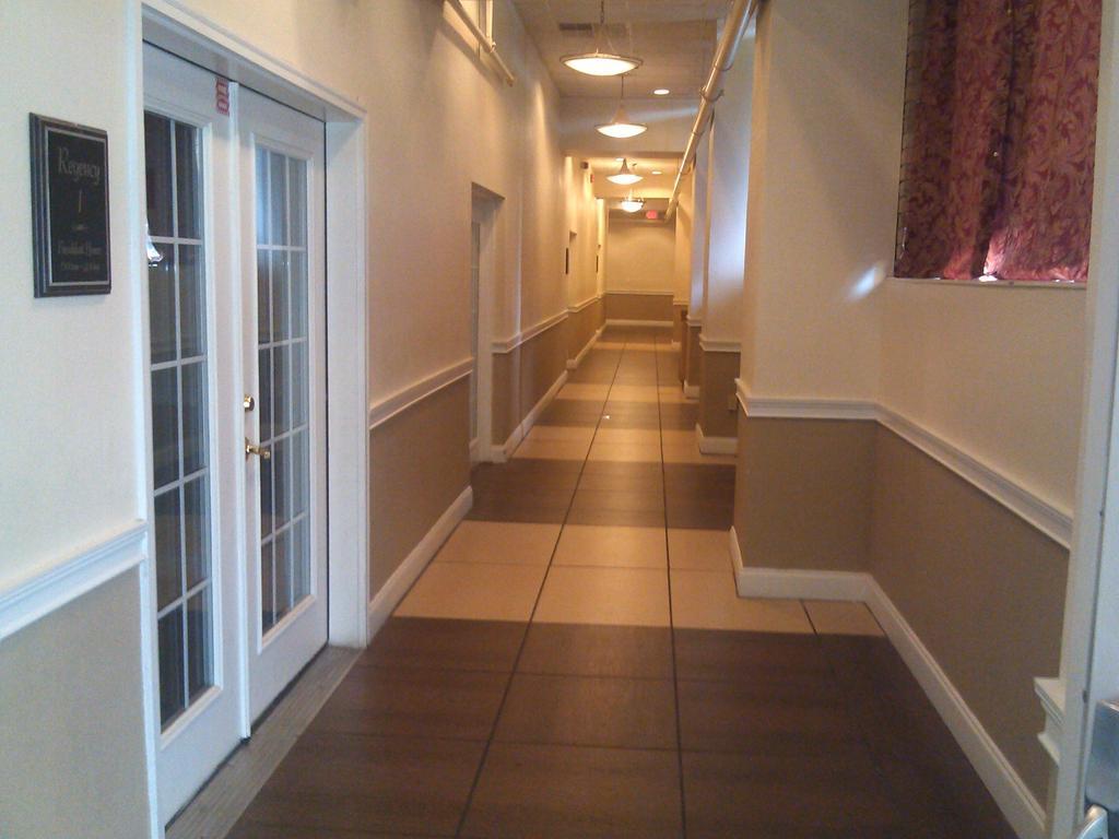 Days Inn By Wyndham Birmingham Al Hoover Bagian luar foto